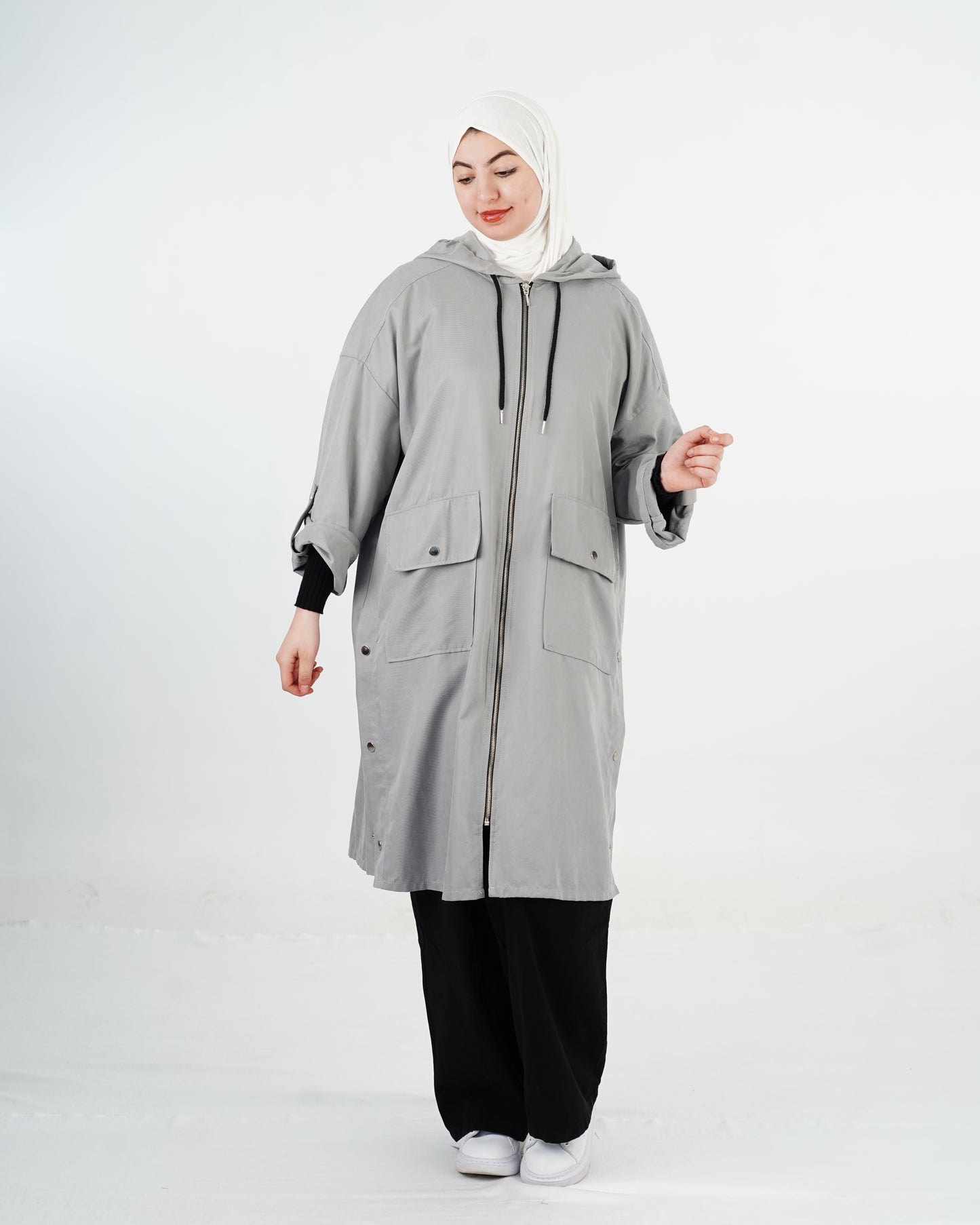 جاكيت "كوبرا" النسائي - أناقة عصرية بلمسة محتشمة