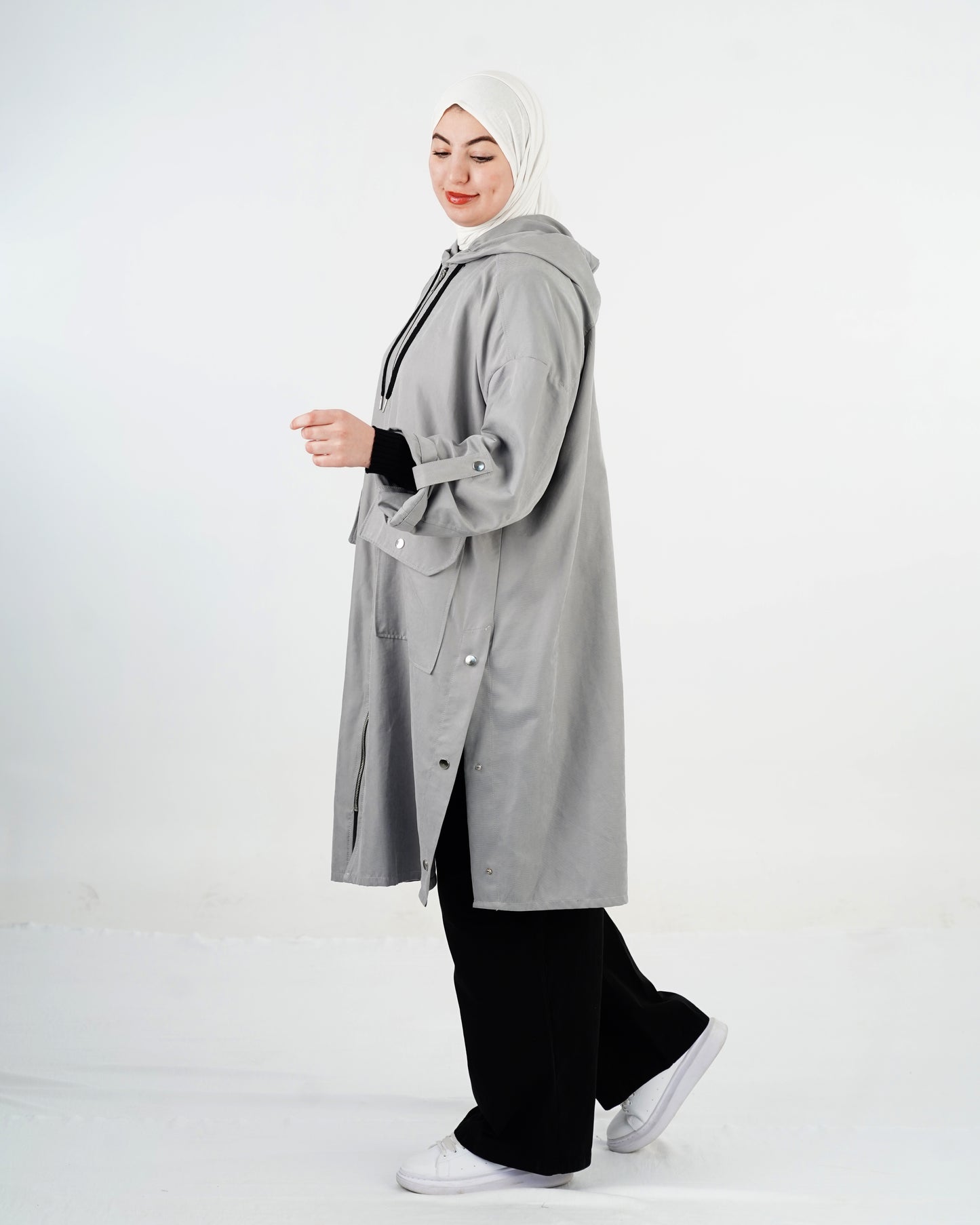 جاكيت "كوبرا" النسائي - أناقة عصرية بلمسة محتشمة