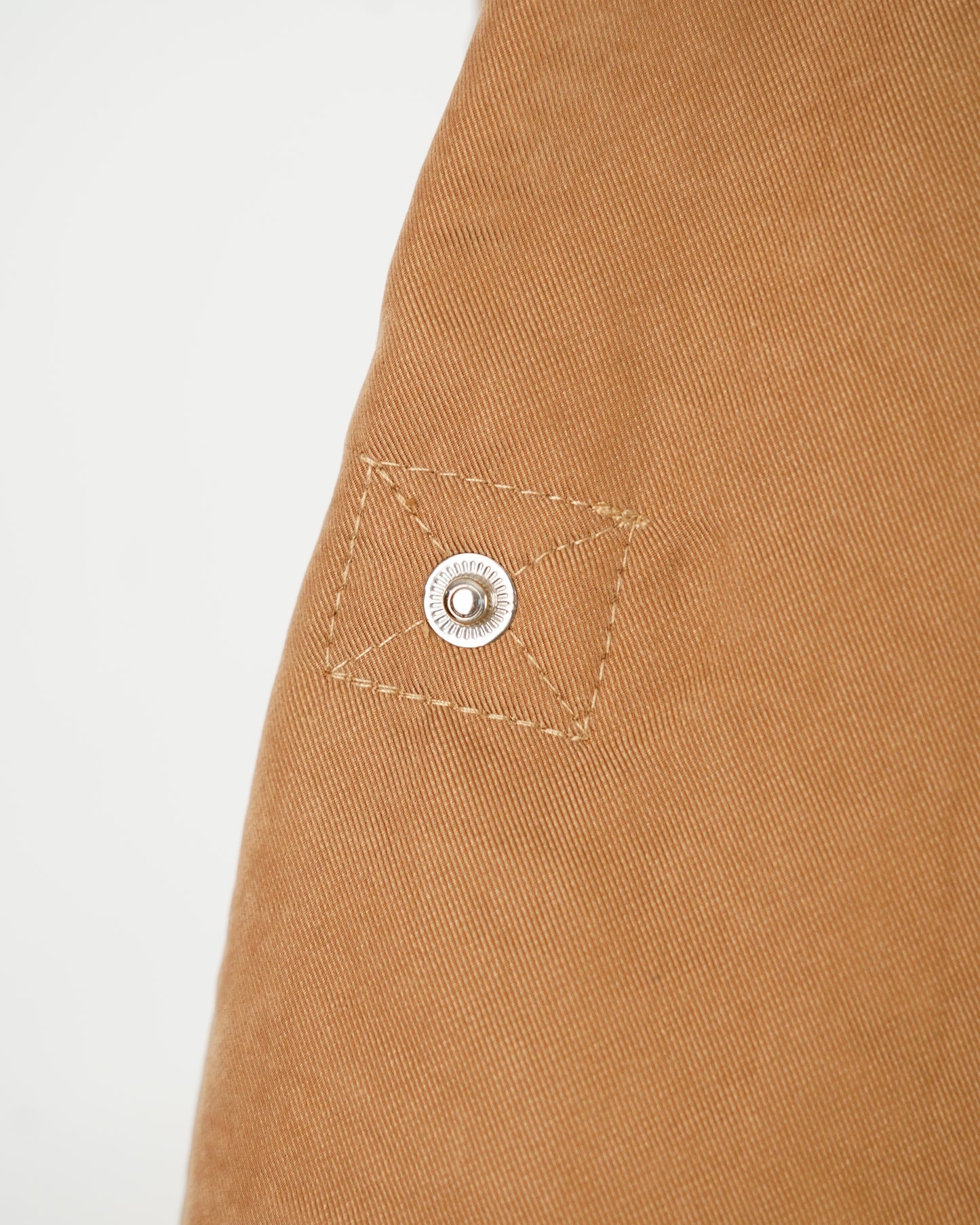 جاكيت "كوبرا" النسائي - أناقة عصرية بلمسة محتشمة