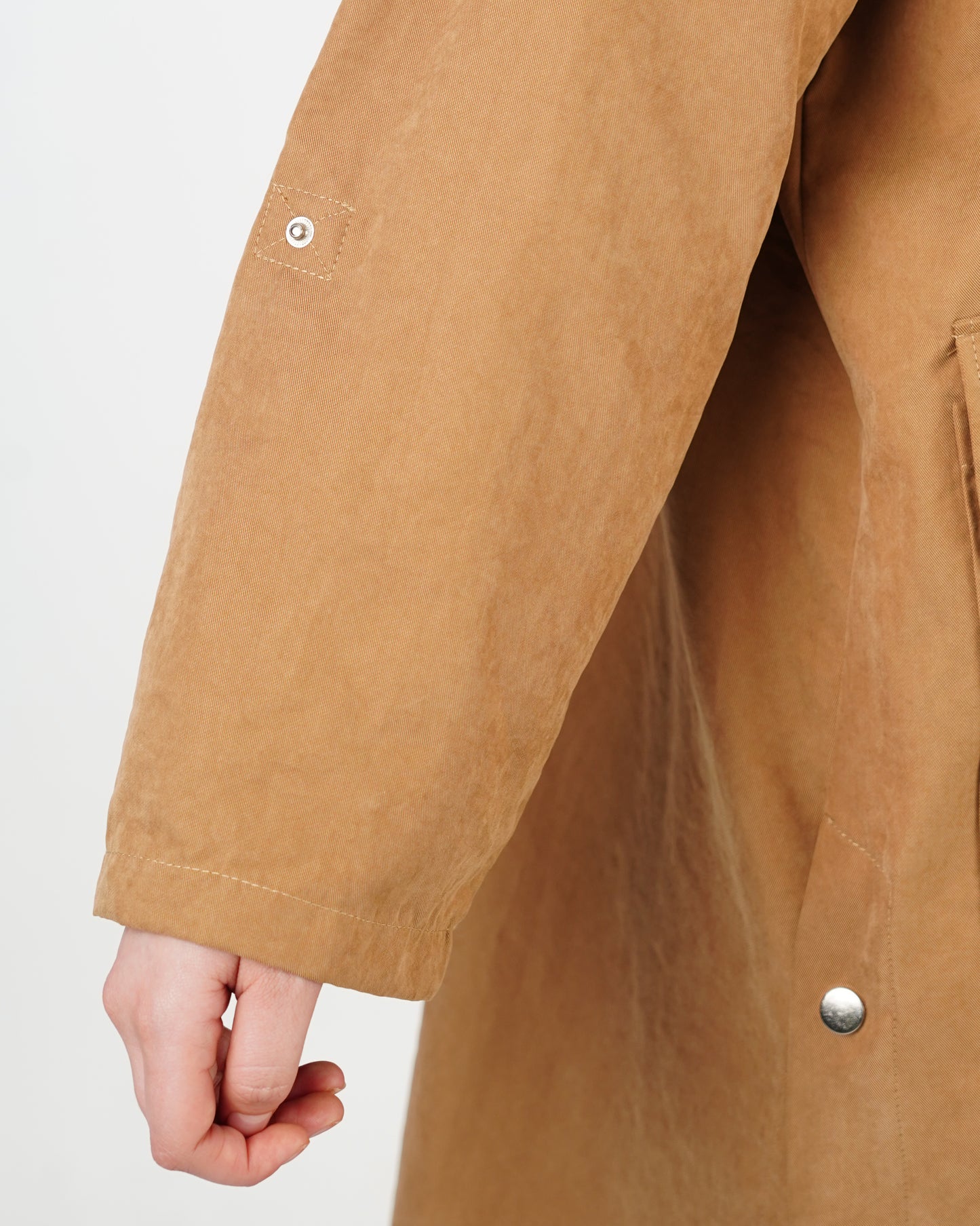 جاكيت "كوبرا" النسائي - أناقة عصرية بلمسة محتشمة