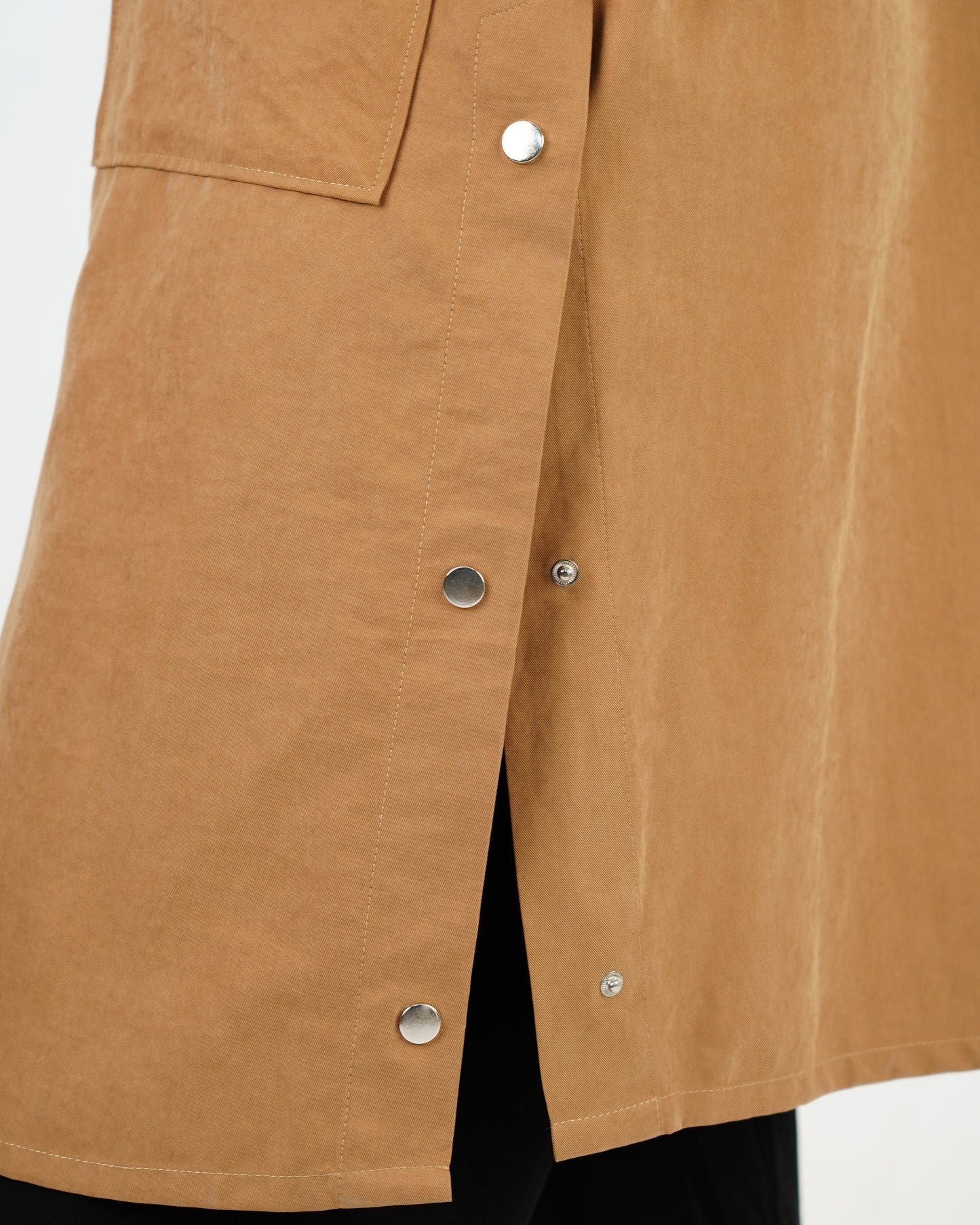 جاكيت "كوبرا" النسائي - أناقة عصرية بلمسة محتشمة