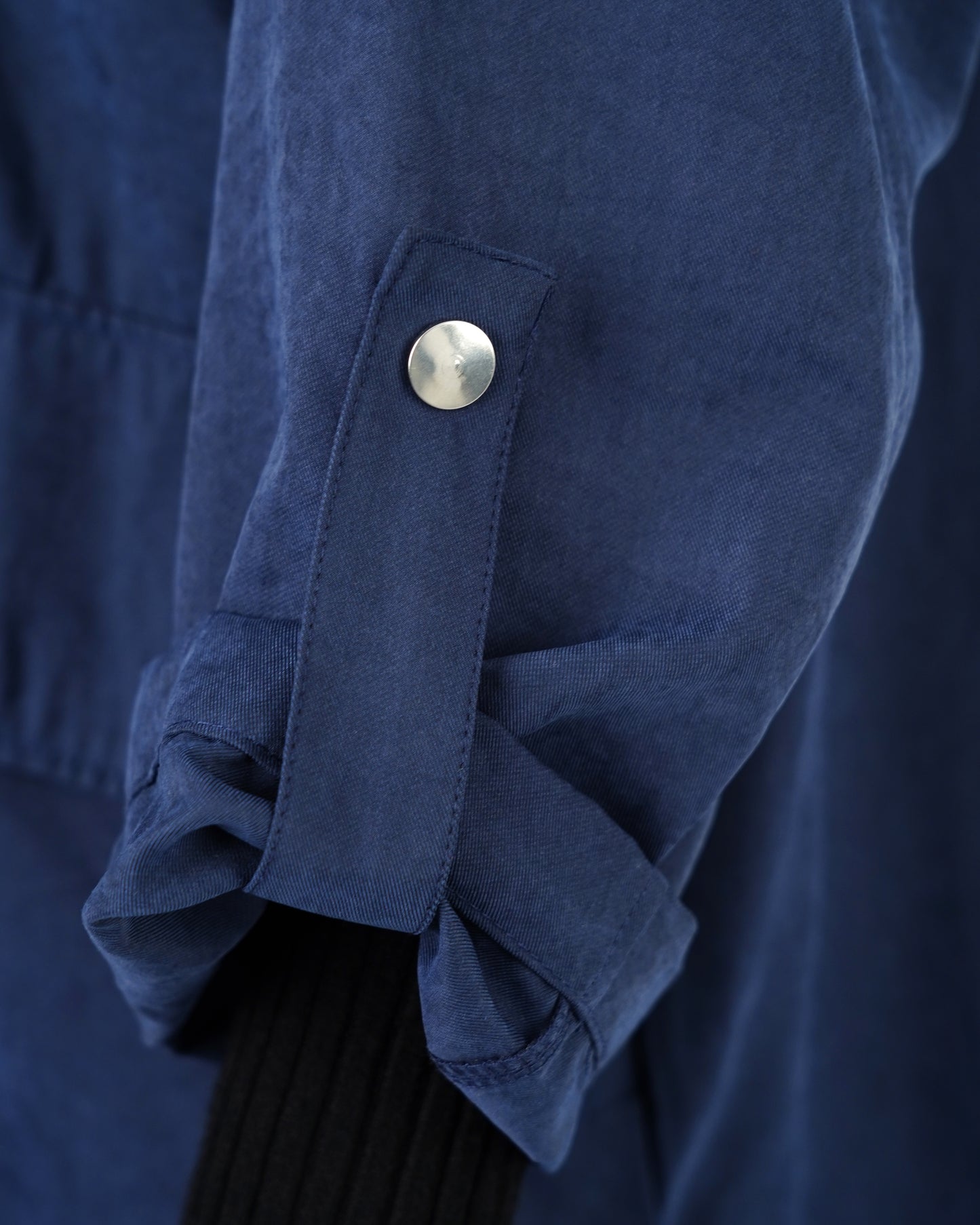 جاكيت "كوبرا" النسائي - أناقة عصرية بلمسة محتشمة