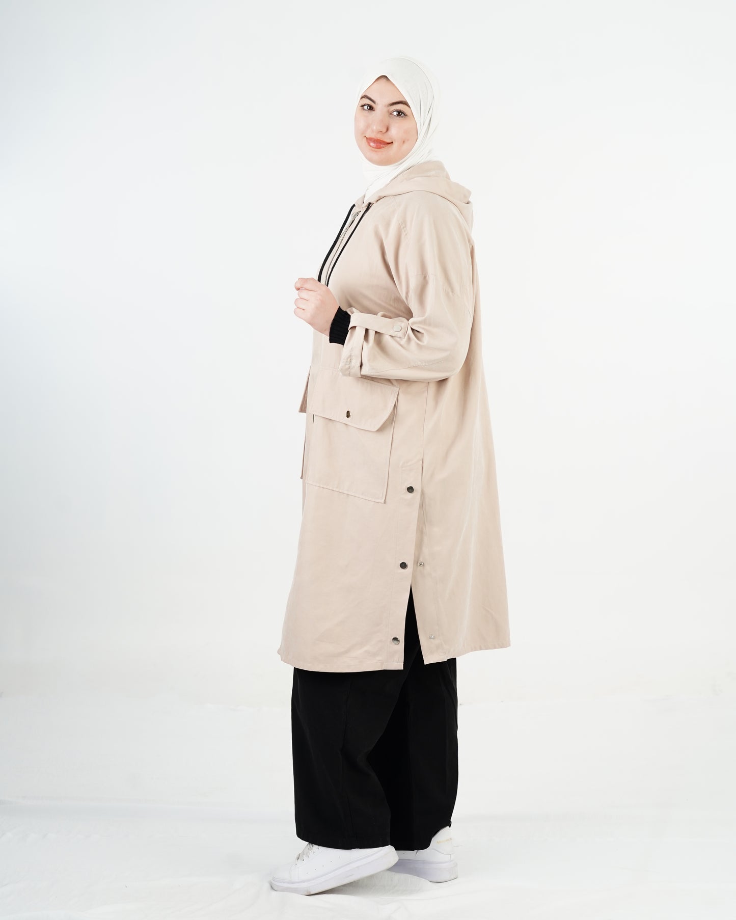 جاكيت "كوبرا" النسائي - أناقة عصرية بلمسة محتشمة