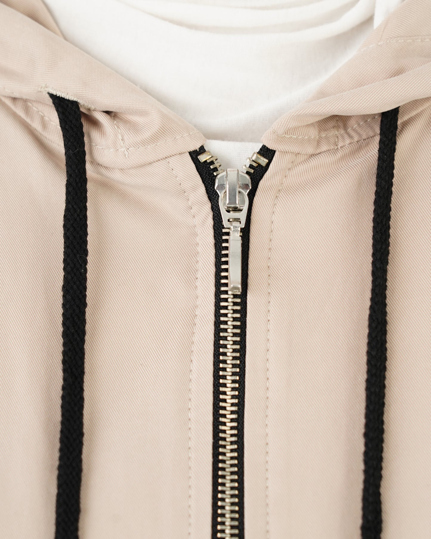 جاكيت "كوبرا" النسائي - أناقة عصرية بلمسة محتشمة