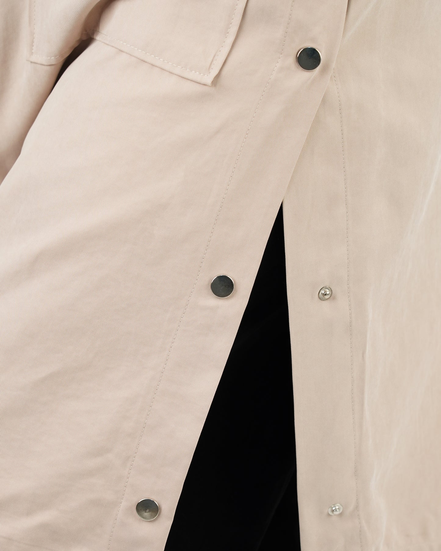 جاكيت "كوبرا" النسائي - أناقة عصرية بلمسة محتشمة