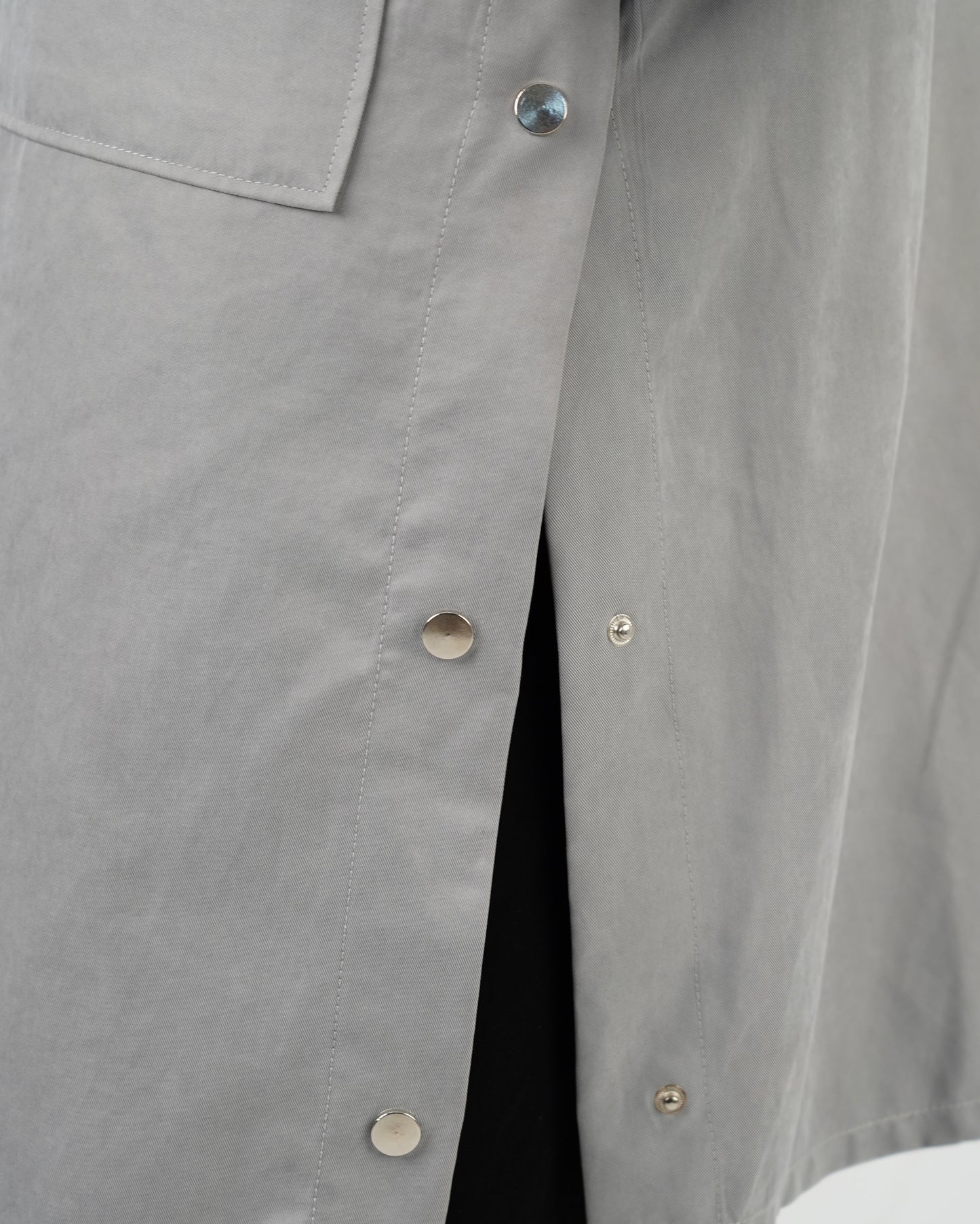 جاكيت "كوبرا" النسائي - أناقة عصرية بلمسة محتشمة