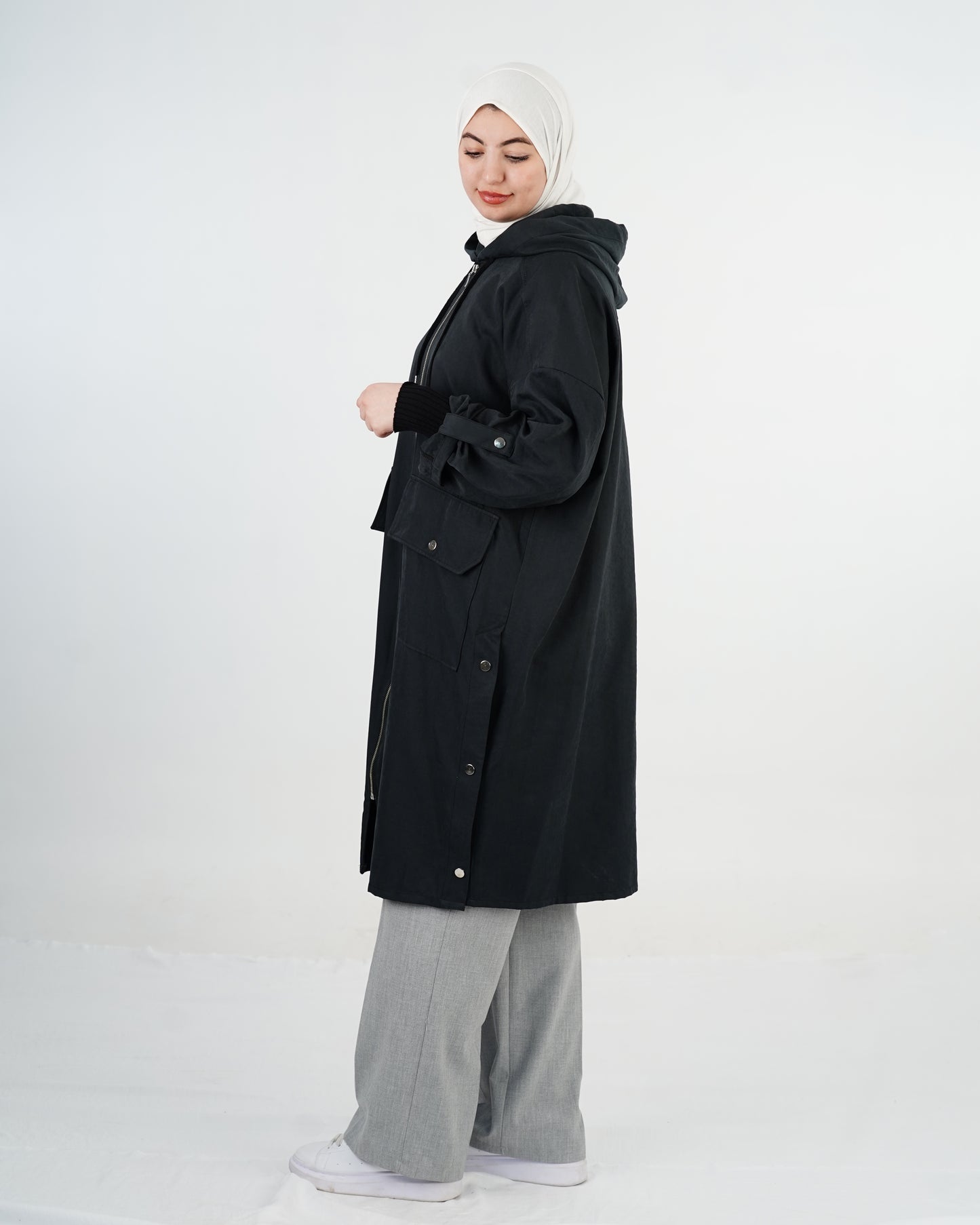 جاكيت "كوبرا" النسائي - أناقة عصرية بلمسة محتشمة