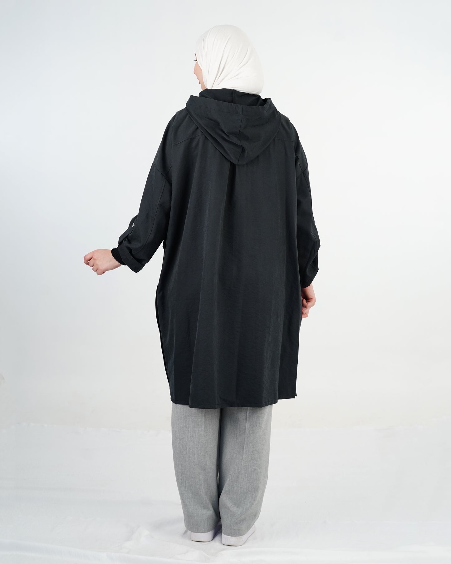 جاكيت "كوبرا" النسائي - أناقة عصرية بلمسة محتشمة